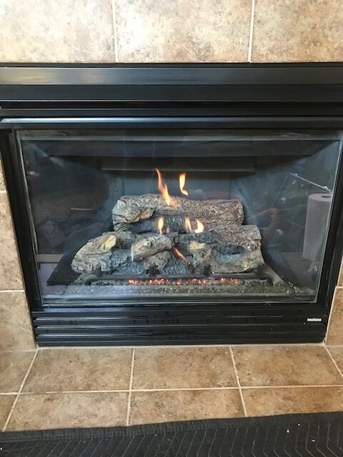 alt: clean-direct-vent-fireplace